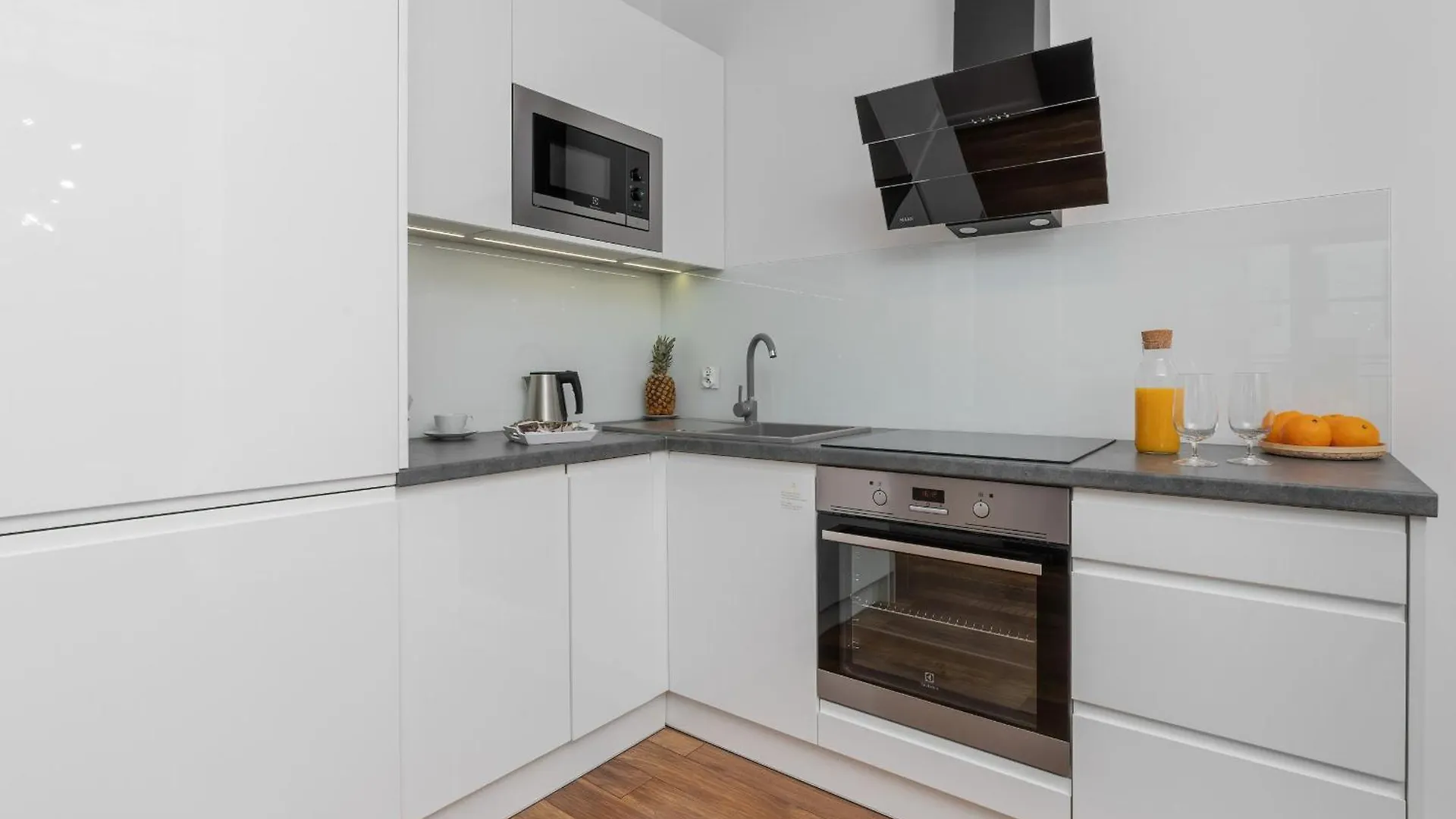 Apartment In Gdansk Center With Balcony, Parking And Air Conditioning By Noclegi Renters