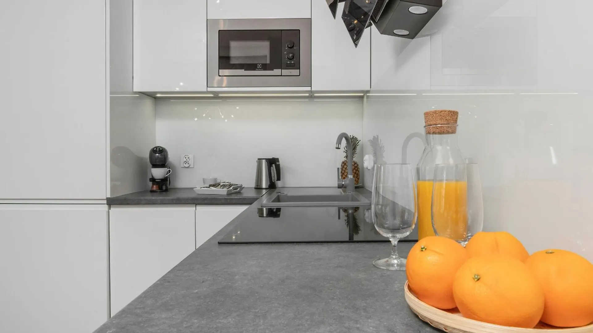 Apartment In Gdansk Center With Balcony, Parking And Air Conditioning By Noclegi Renters