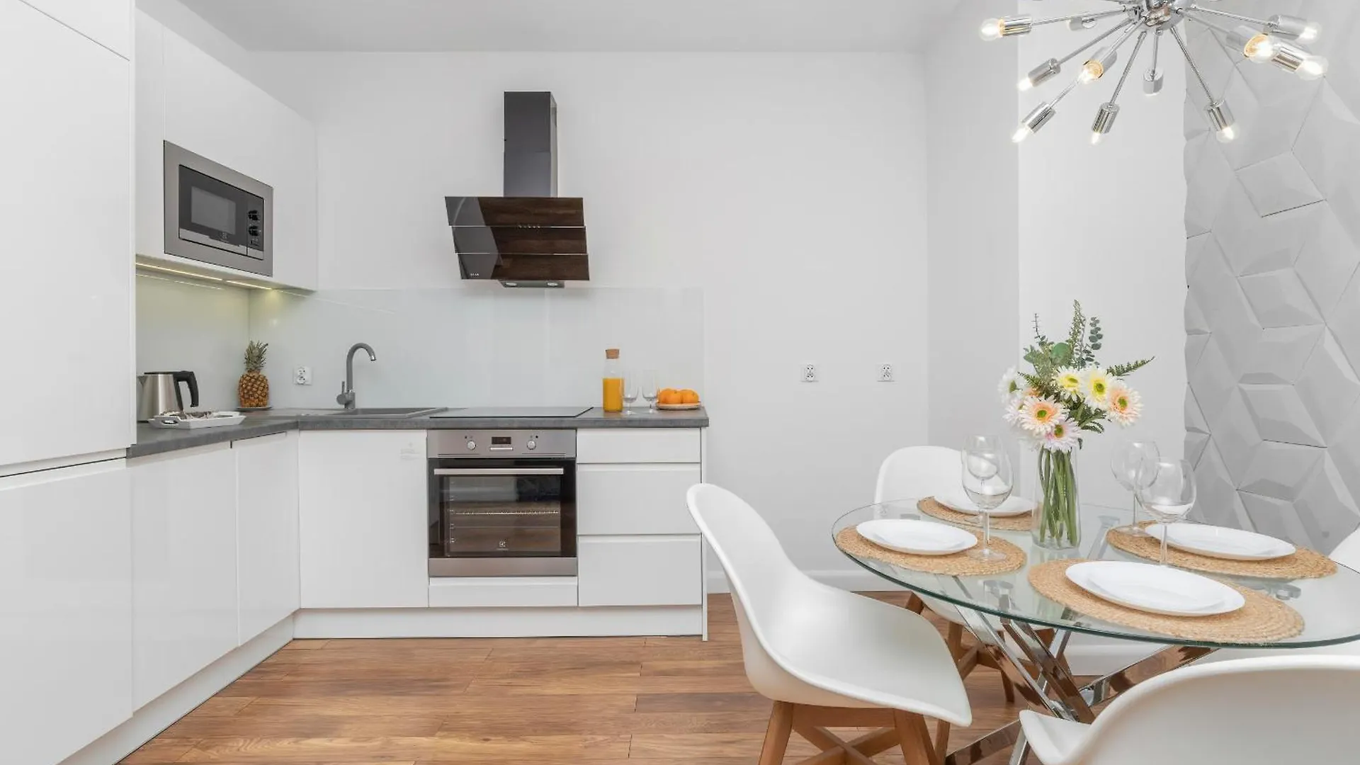 Apartment In Gdansk Center With Balcony, Parking And Air Conditioning By Noclegi Renters
