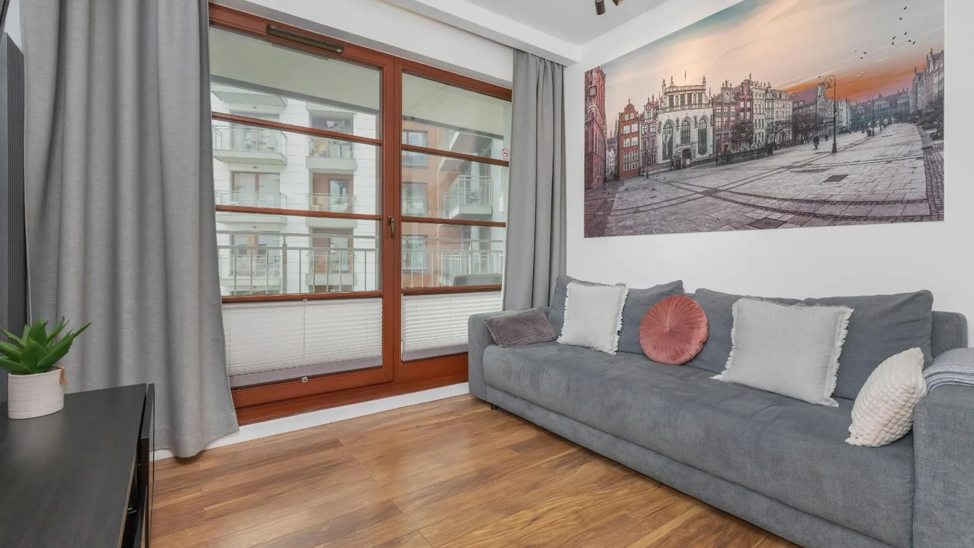 Apartment In Gdansk Center With Balcony, Parking And Air Conditioning By Noclegi Renters location