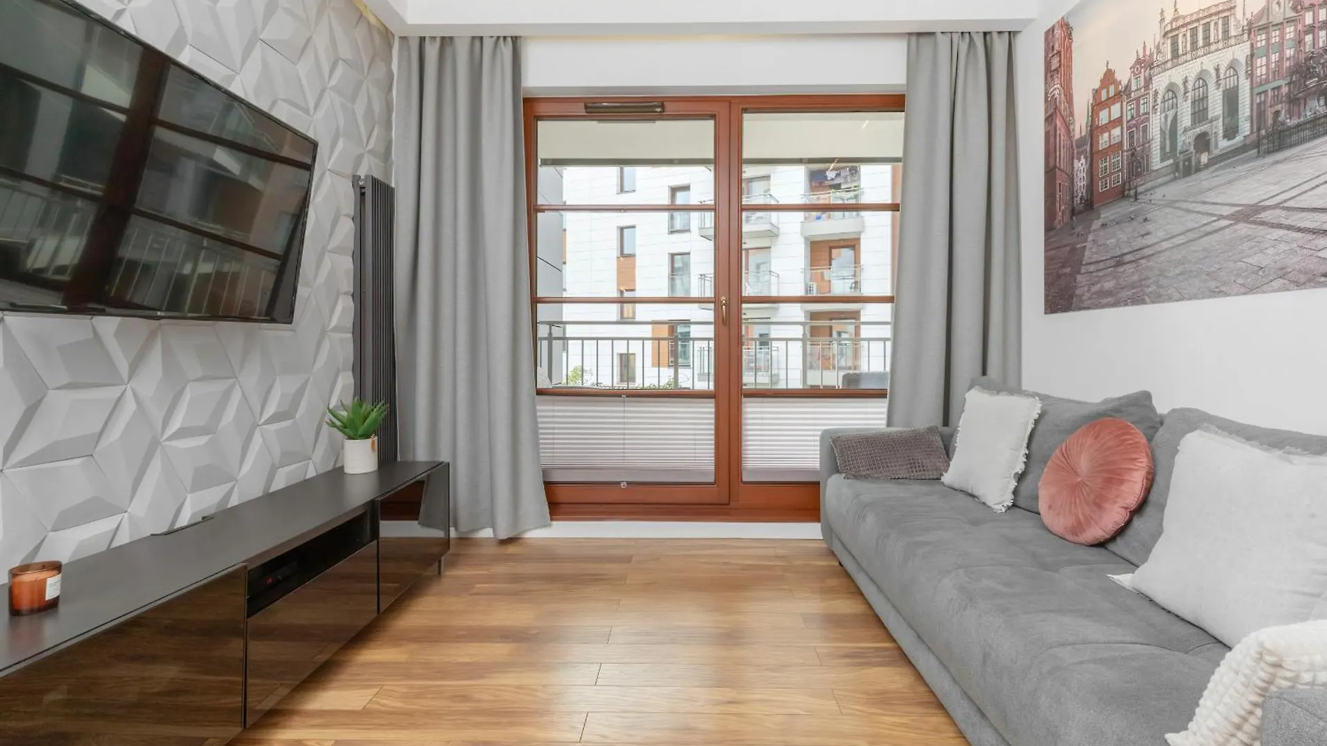 Apartment In Gdansk Center With Balcony, Parking And Air Conditioning By Noclegi Renters